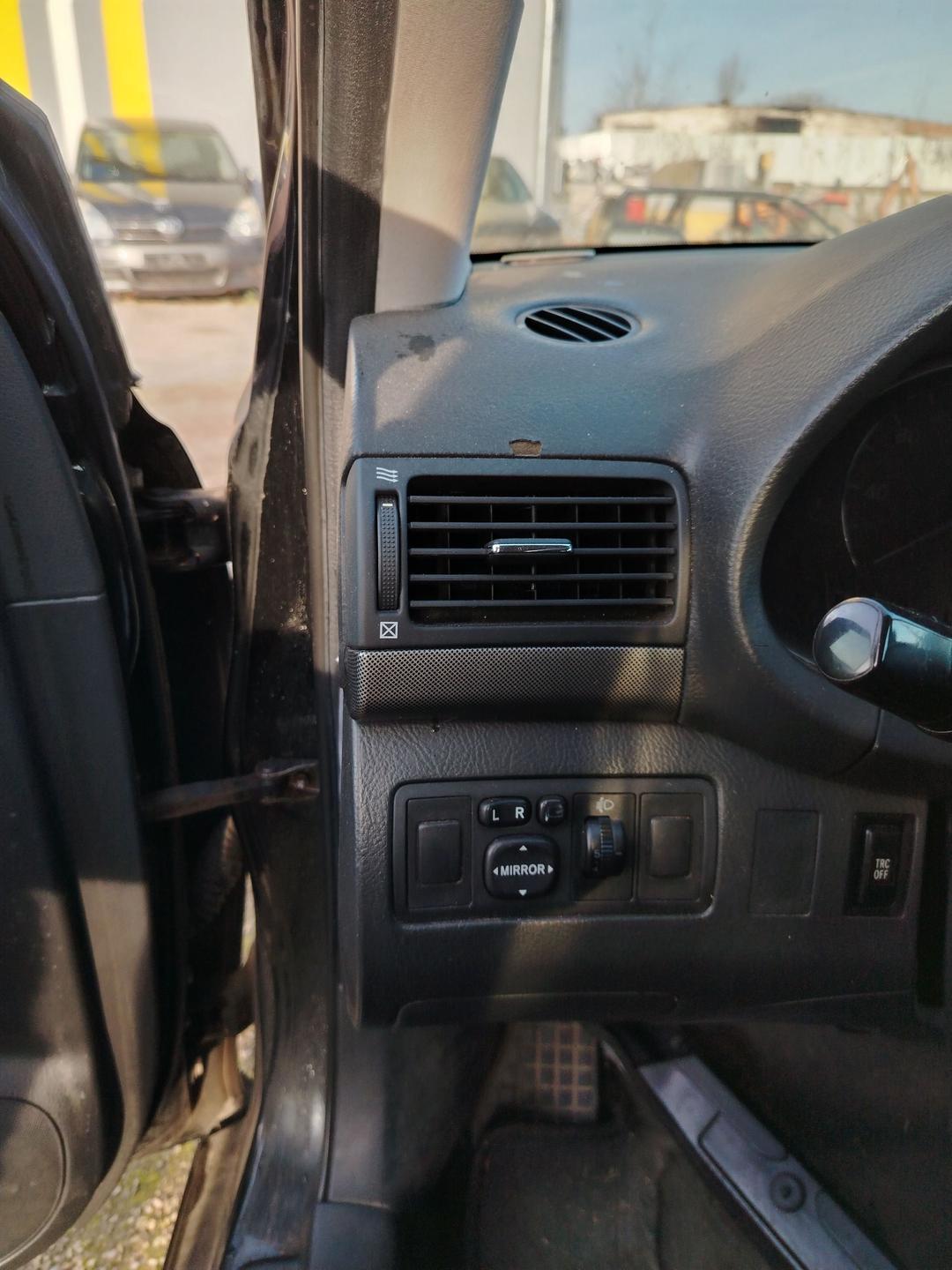 Кнопка антипробуксовочной системы Y910U6 Toyota Avensis