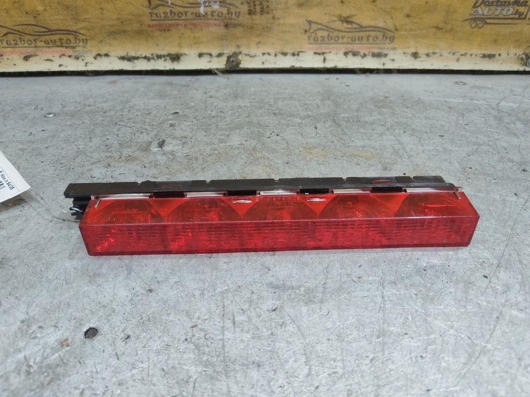 Стоп-сигнал B2R394 Ford Focus - Фото 1