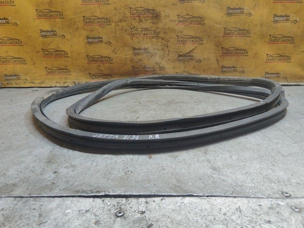 Уплотнитель двери передней правой OLWHTX Volkswagen Jetta - Фото 4