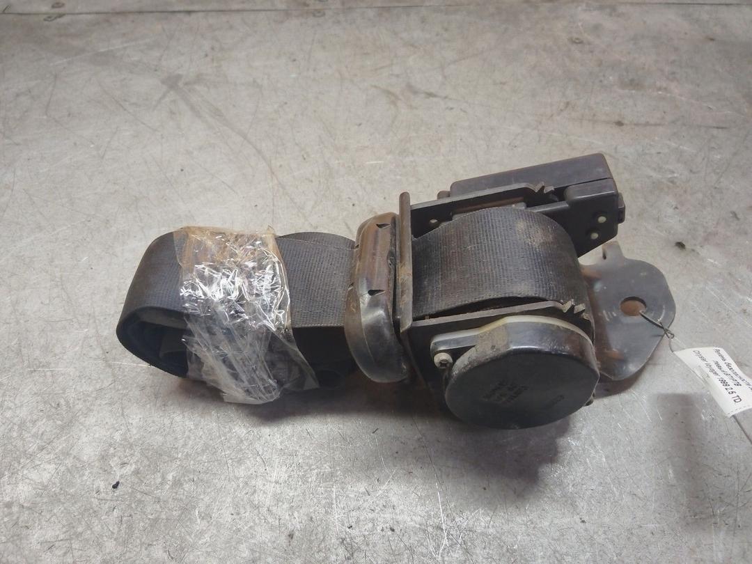 Ремень безопасности задний левый B71P7B Chrysler Voyager