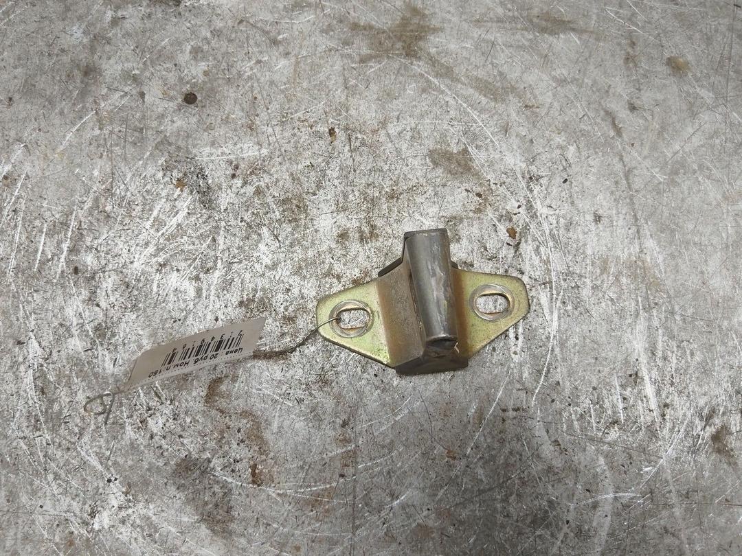 Ответная часть (скоба) замка двери SRR3KR Renault Master купить с доставкой