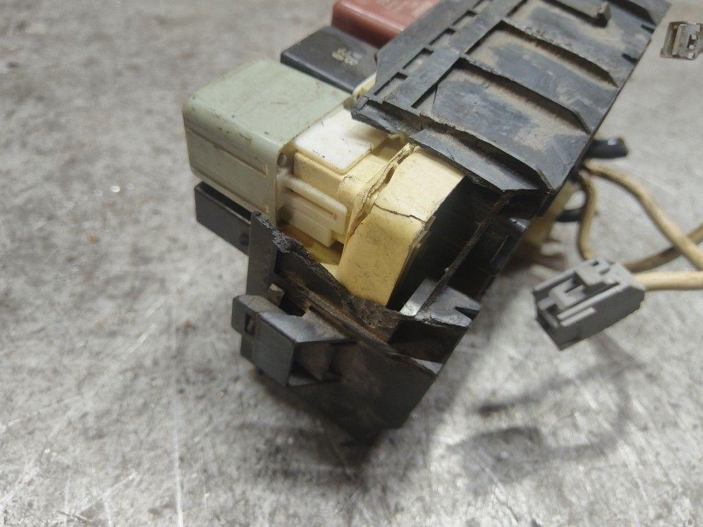 Блок предохранителей 8MX0R8 Toyota Corolla - Фото 5