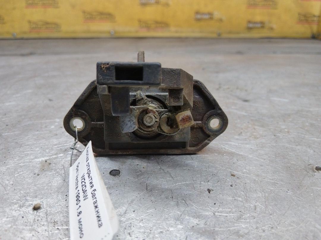 Кнопка открытия багажника W22DAW Opel Vectra купить