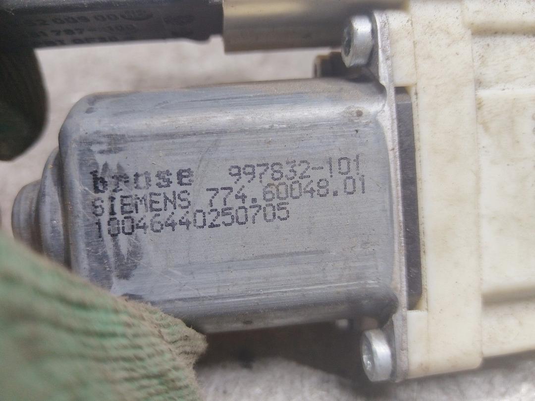 Моторчик стеклоподъемника передний левый 426RIT Peugeot 307 купить с доставкой