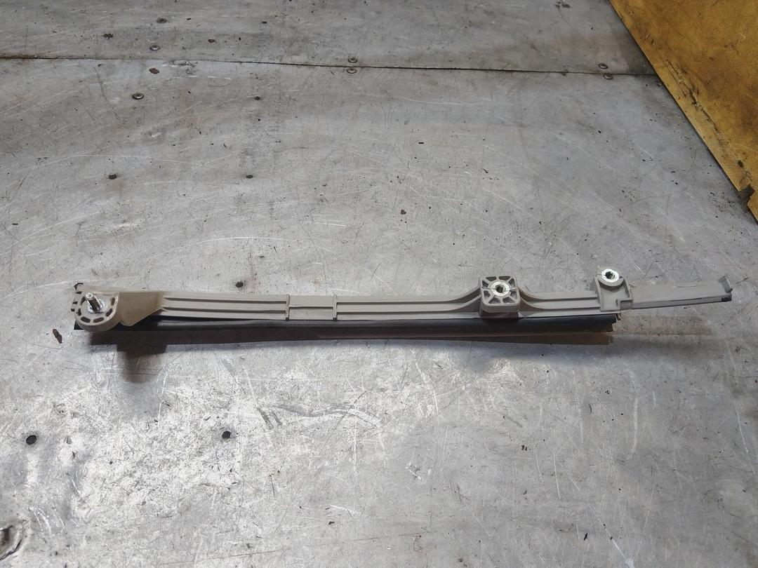 Направляющая стекла F41NC2 Kia Sorento купить