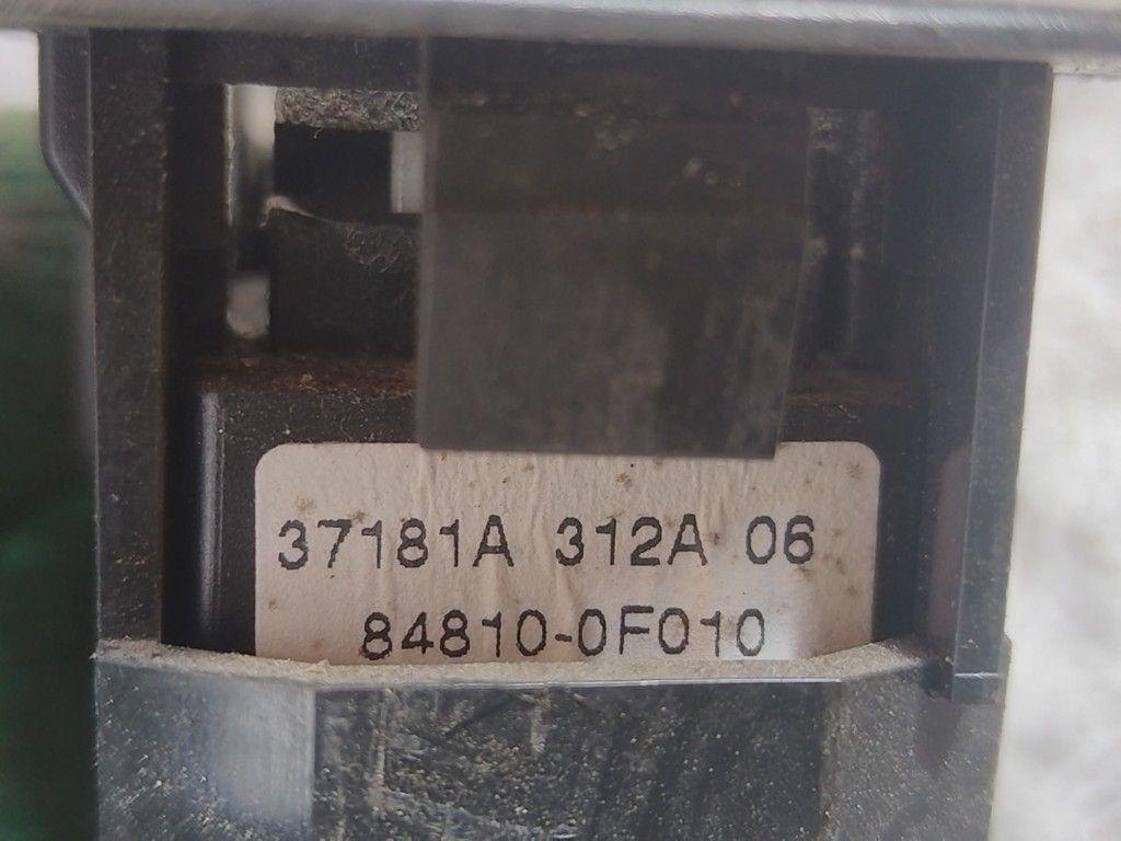 Кнопка стеклоподъемника заднего правого OW7SQ9 Toyota Corolla Verso - Фото 5