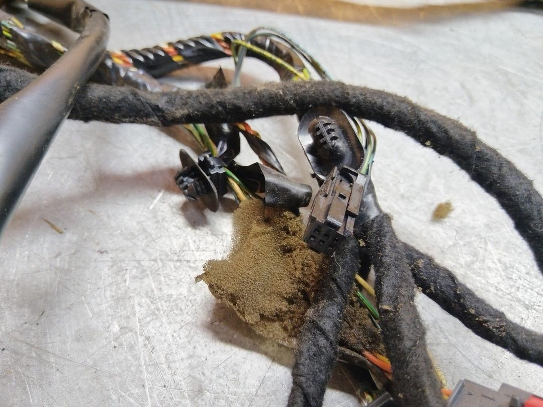 Проводка салона 8FQQD1 Citroen C4 undefined