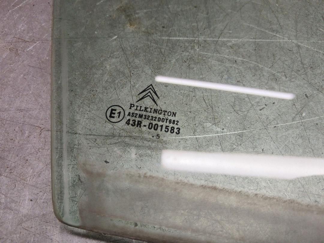 Стекло двери передней правой 28LJE3 Citroen C3 - Фото 2