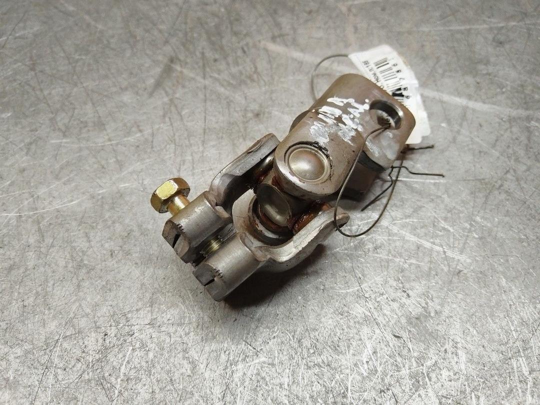 Рулевой карданчик 08B4NJ Mazda Premacy купить в магазине запчастей бу