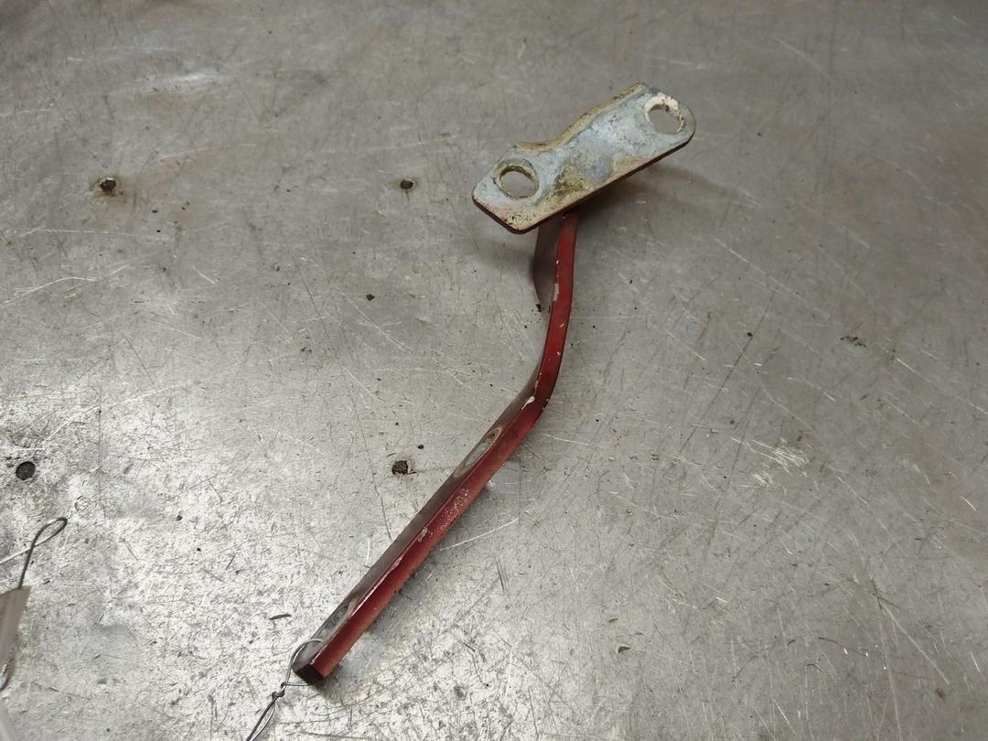 Петля капота левая 7DCF40 Volkswagen Passat