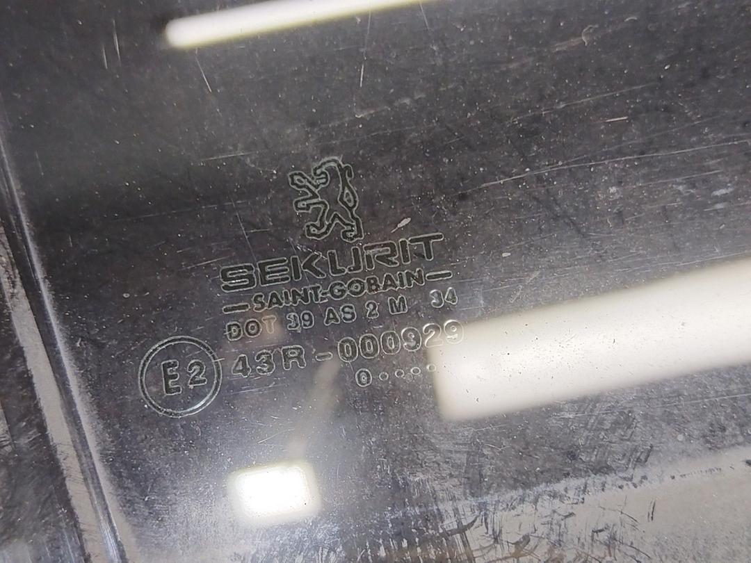 Стекло двери задней правой 5V18G2 Peugeot 406 - Фото 2