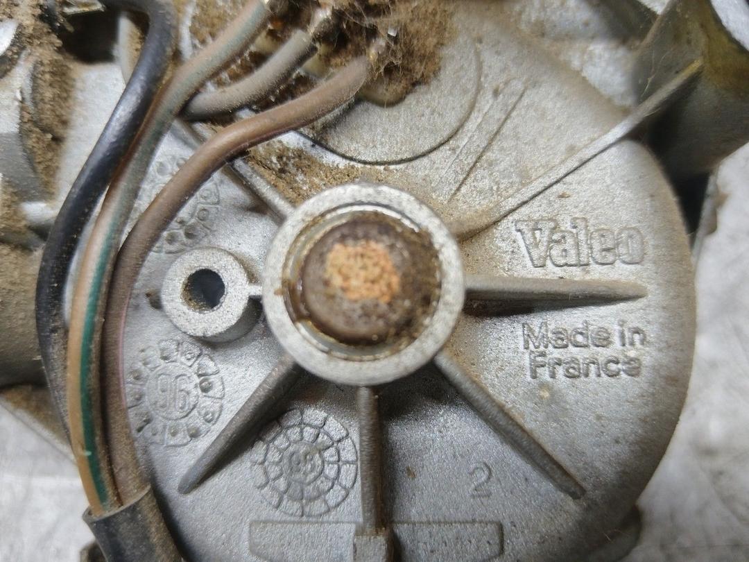 Моторчик заднего стеклоочистителя (дворника) 57UMVL Chrysler Voyager купить с доставкой