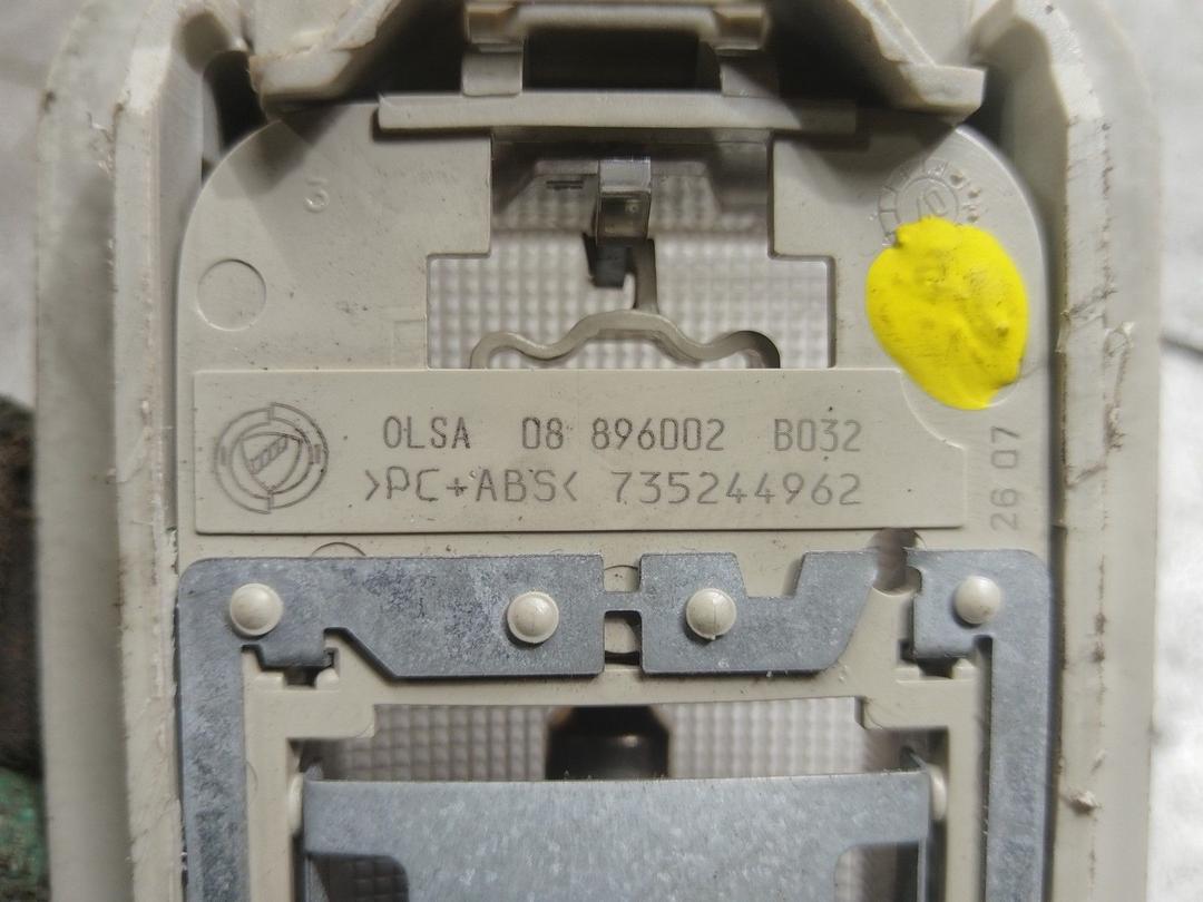 Фонарь салона (плафон) YD2K7Y Fiat Linea купить в магазине запчастей бу