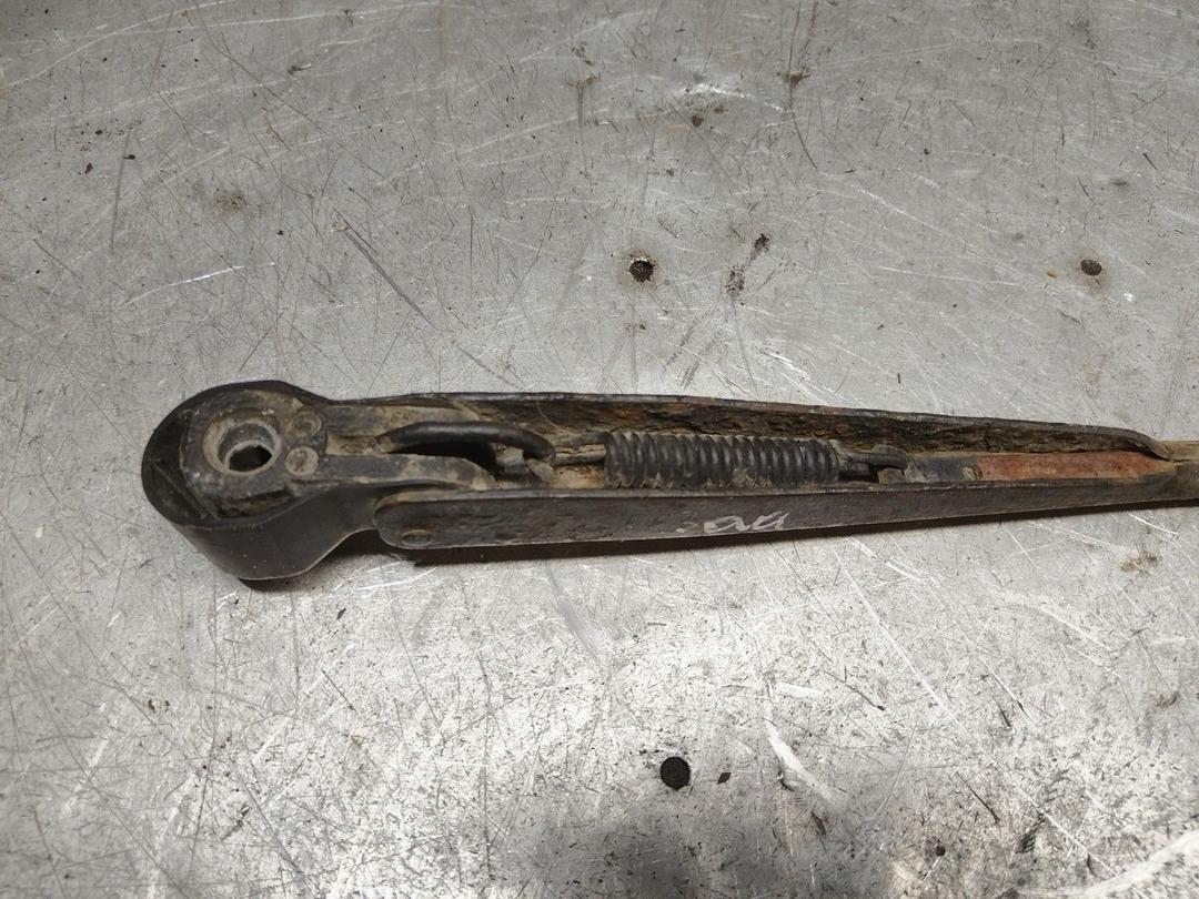 Щеткодержатель задний YH149Z Peugeot 806 купить с доставкой