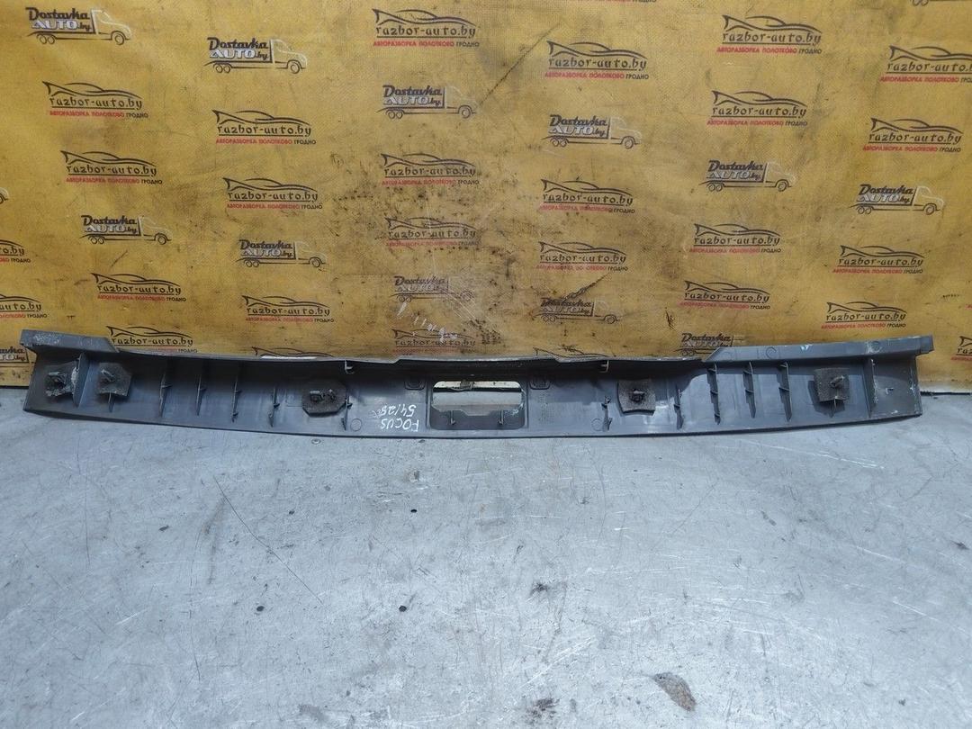 Накладка замка багажника 9H08R6 Ford Focus - Фото 3