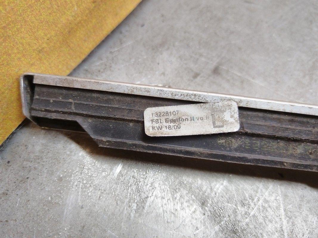 Молдинг стекла двери передней левой наружный 0ODKL1 Opel Insignia купить с доставкой. Огромный выбор запчастей и марок авто. У нас есть практически все.