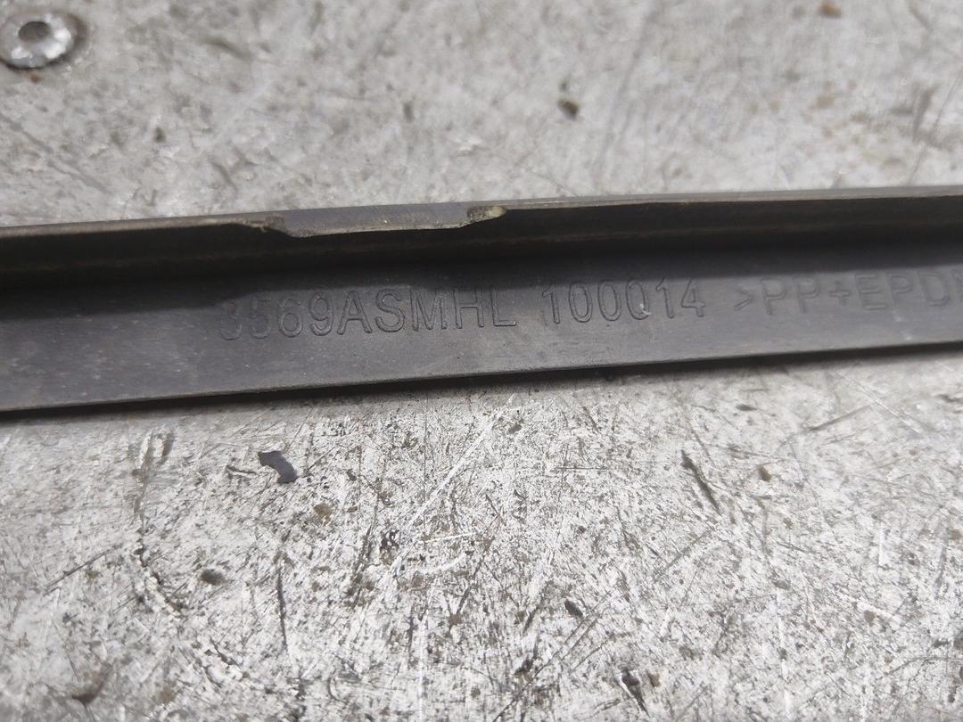 Молдинг стекла лобового U5G5YF Ford Mondeo купить на авторазборке