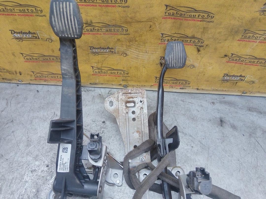 Узел педальный (блок педалей) X0QDVJ Volvo S40 купить