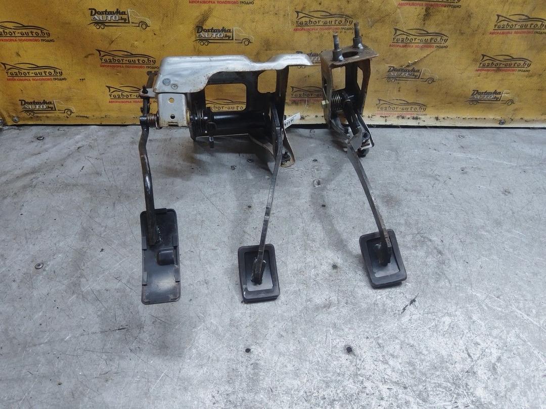Узел педальный (блок педалей) RC1XXZ Mitsubishi Carisma купить с доставкой