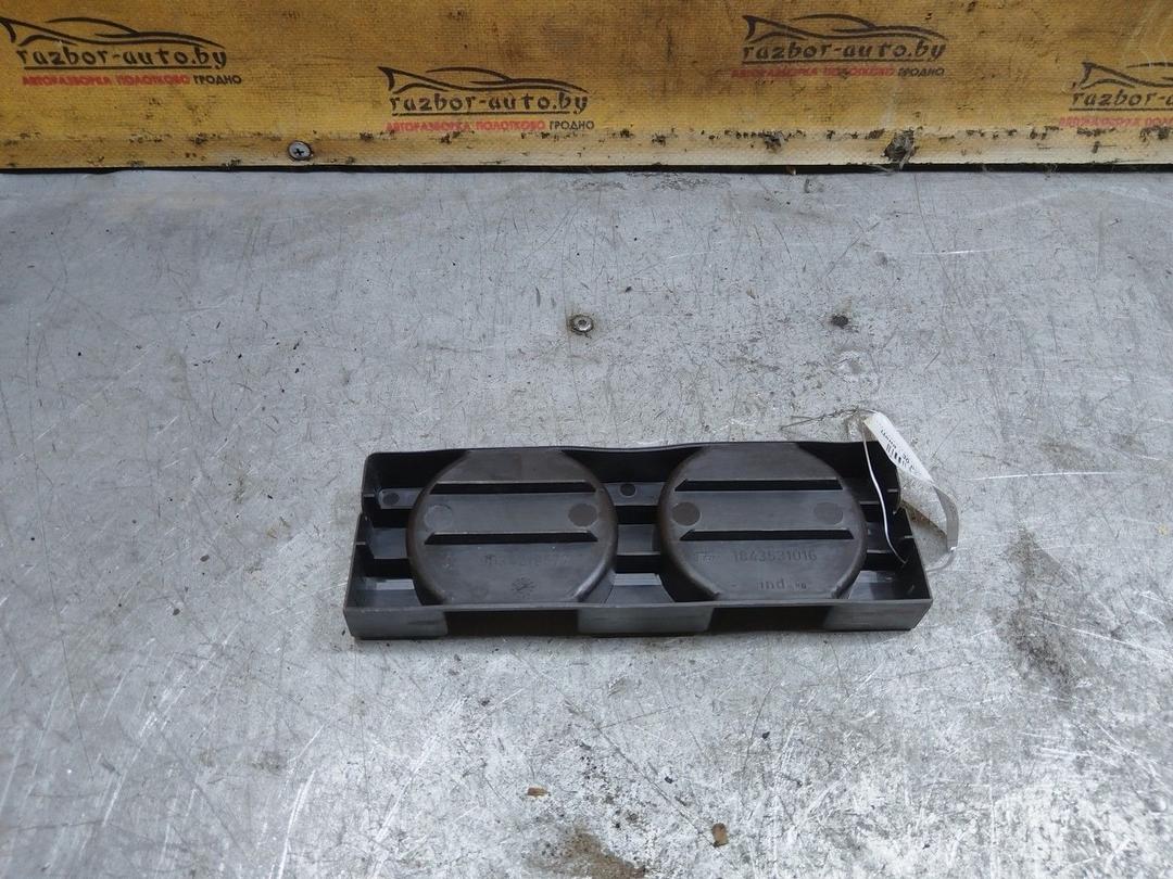 Подстаканник W0RJ15 Peugeot 607 купить с доставкой