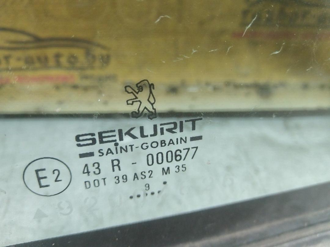 Стекло двери задней левой 9P4BAD Peugeot 607 купить с доставкой