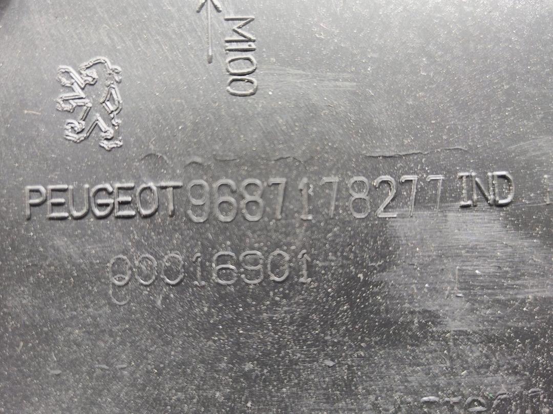 Обшивка двери передней левой (дверная карта) LU2Q2P Peugeot 206 купить с доставкой