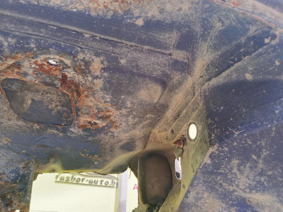 Лонжерон левый YHAZ0M Audi A4 undefined