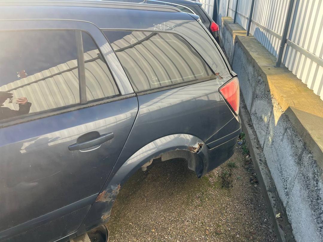 Стекло кузовное боковое левое BS49P1 Opel Astra