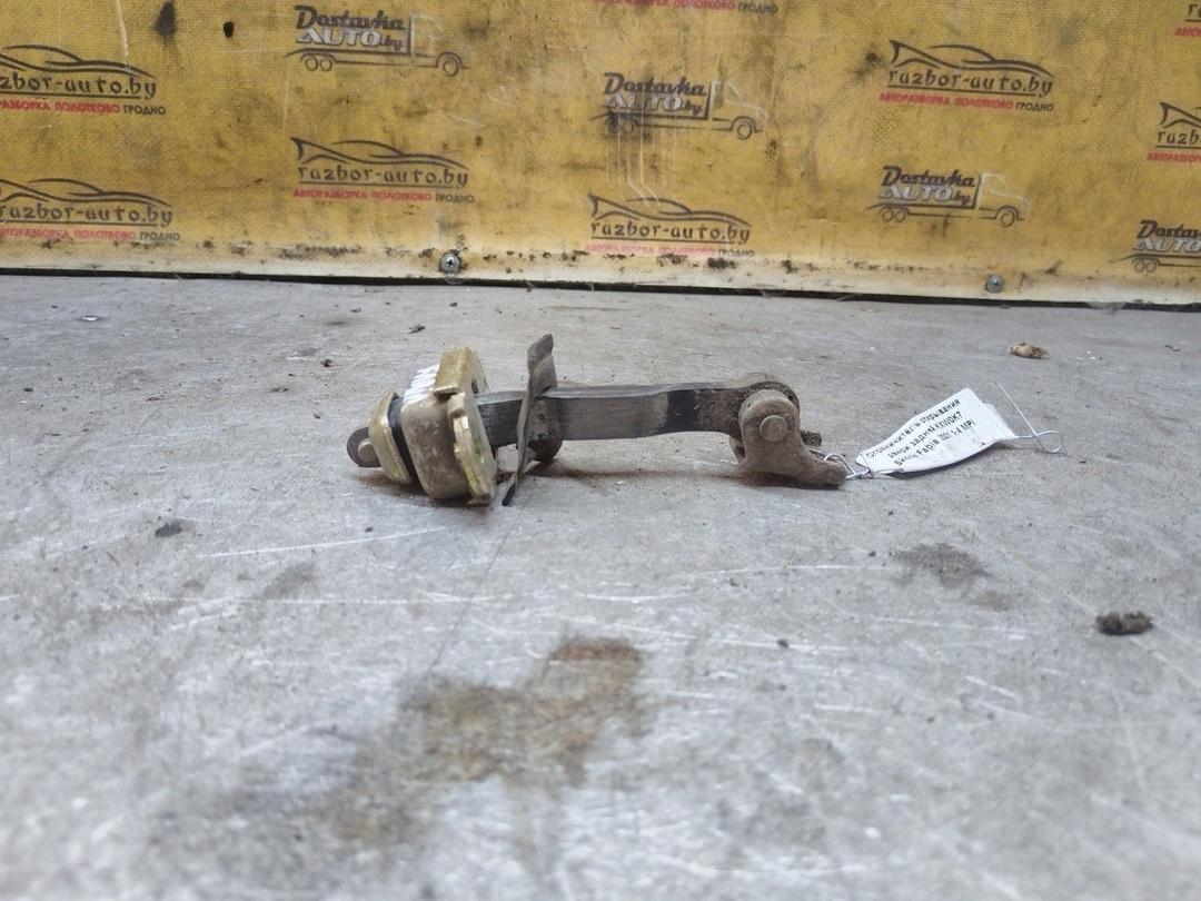 Ограничитель открывания двери задней KXW0K7 Skoda Fabia - Фото 1