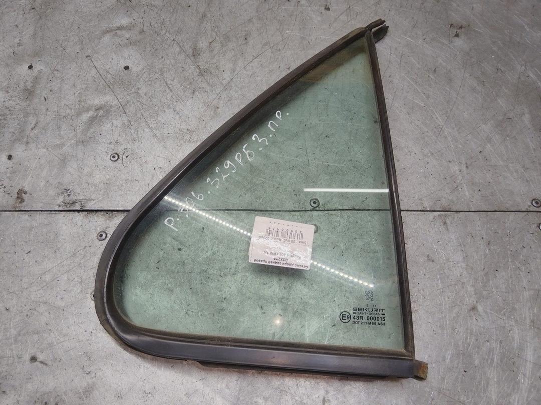 Стекло двери задней правой G2X2X9 Peugeot 306 - Фото 1
