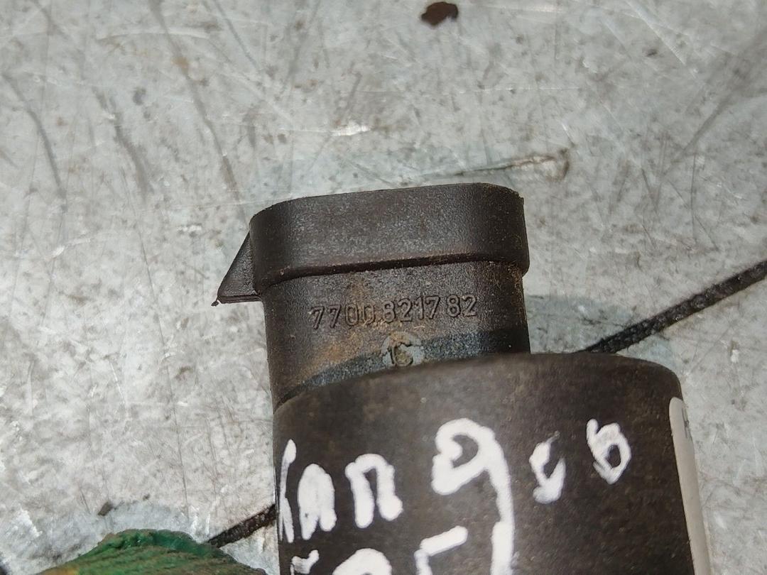 Насос (моторчик) омывателя стекла 0GR2GY Renault Kangoo купить в магазине запчастей бу