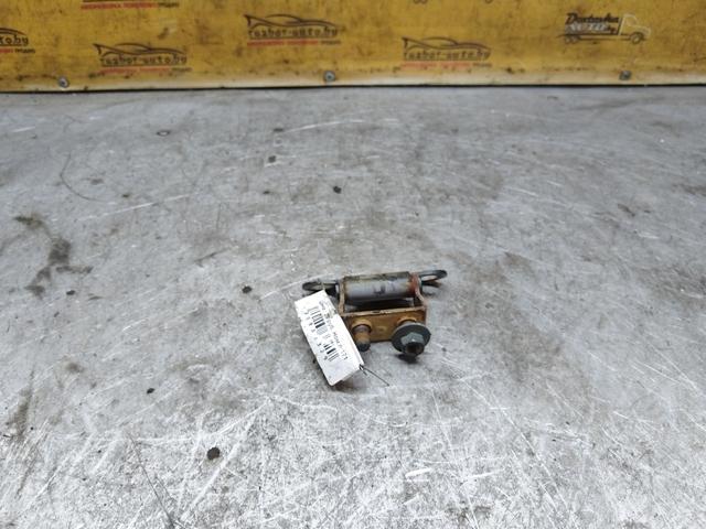 Петля крышки багажника B0R0VJ Toyota Corolla undefined