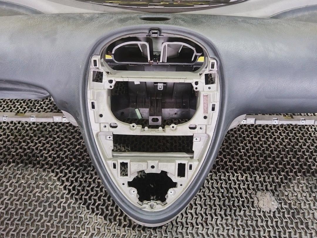 Панель передняя салона (торпедо) 6AHTGY Citroen Xsara Picasso купить на авторазборке