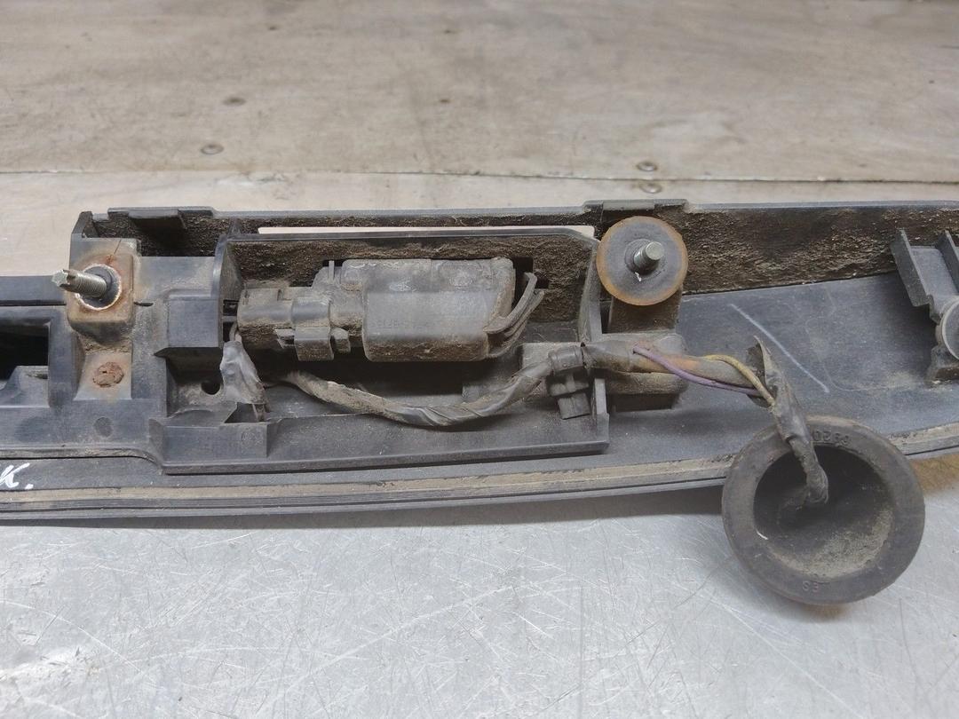 Накладка подсветки номера V1TQGT Nissan Note - Фото 8