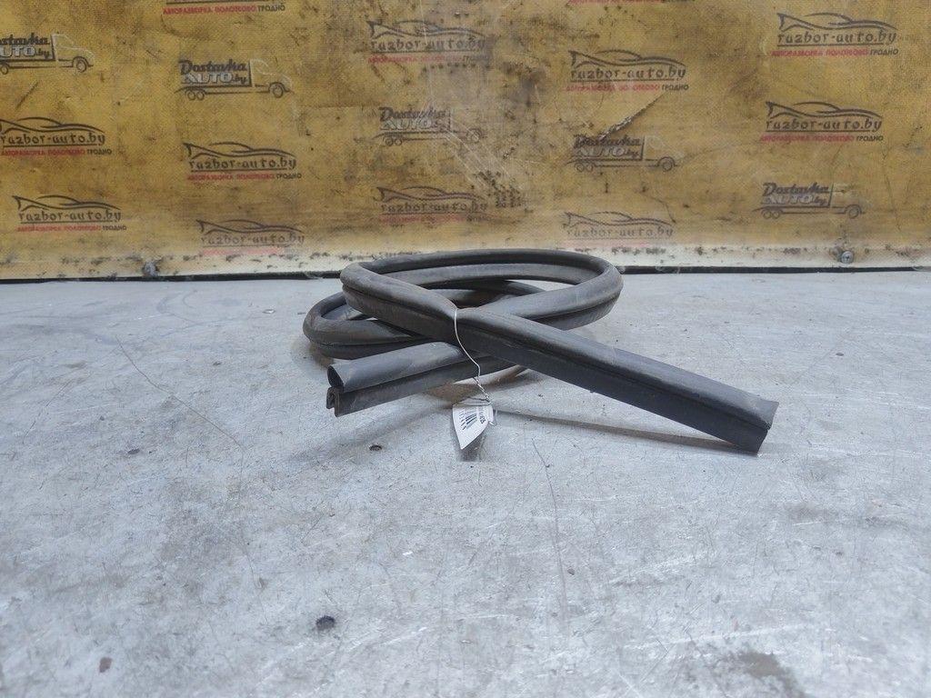 Уплотнитель капота V20UKA Honda FR-V - Фото 4