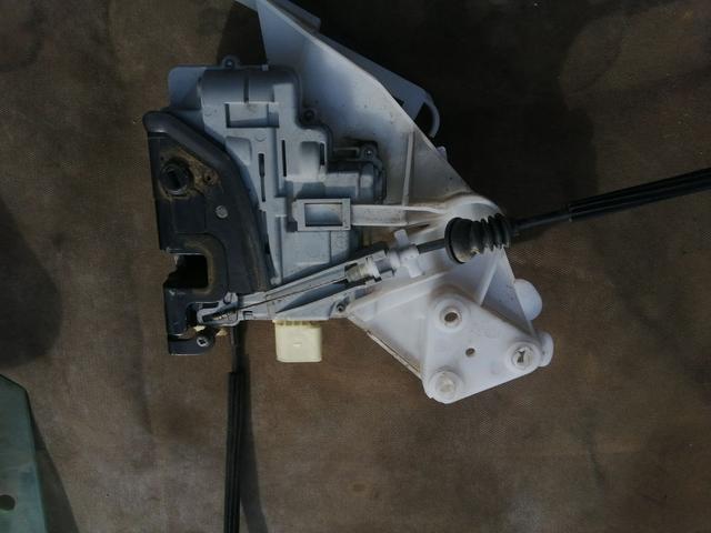 Замок двери задней левой 1DGVMP Volkswagen Passat