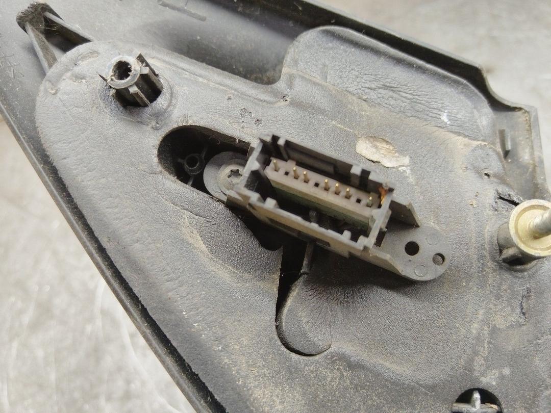 Зеркало наружное правое Y3MKR4 Renault Megane купить на авторазборке