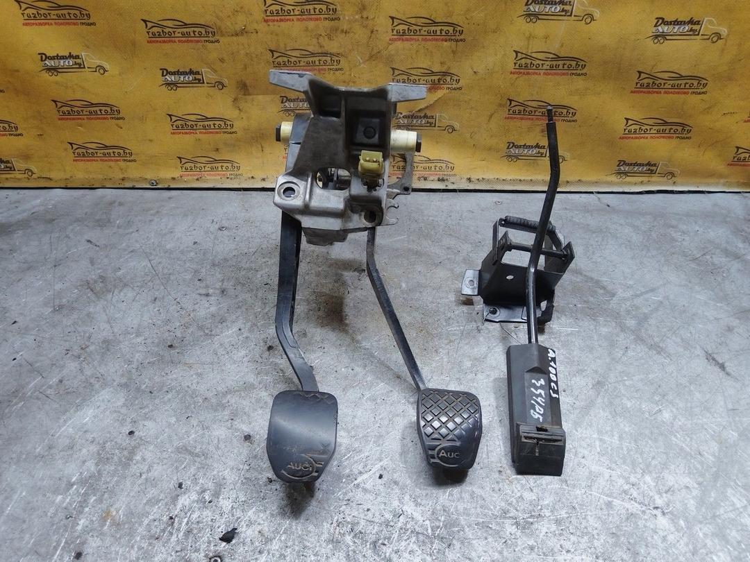 Узел педальный (блок педалей) TG6ZYA Audi 100