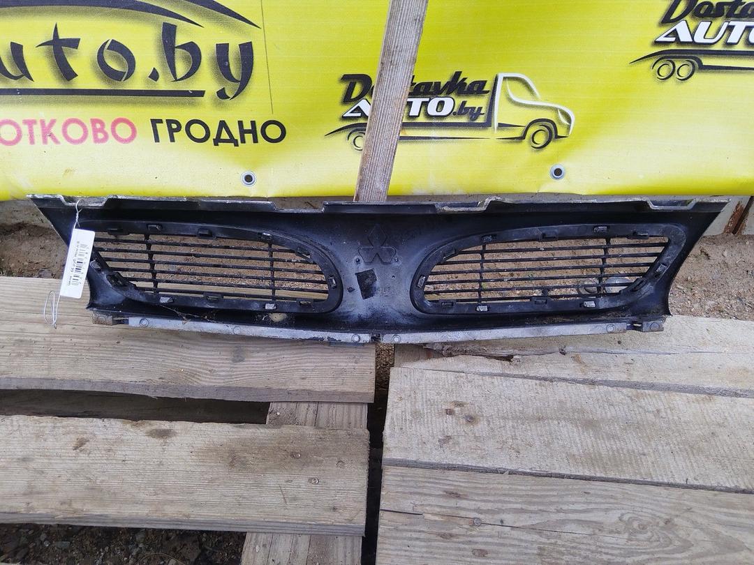 Решетка радиатора SHATQK Mitsubishi Carisma купить в магазине запчастей бу