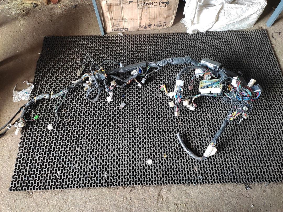 Проводка салона WDBACG Mitsubishi Carisma