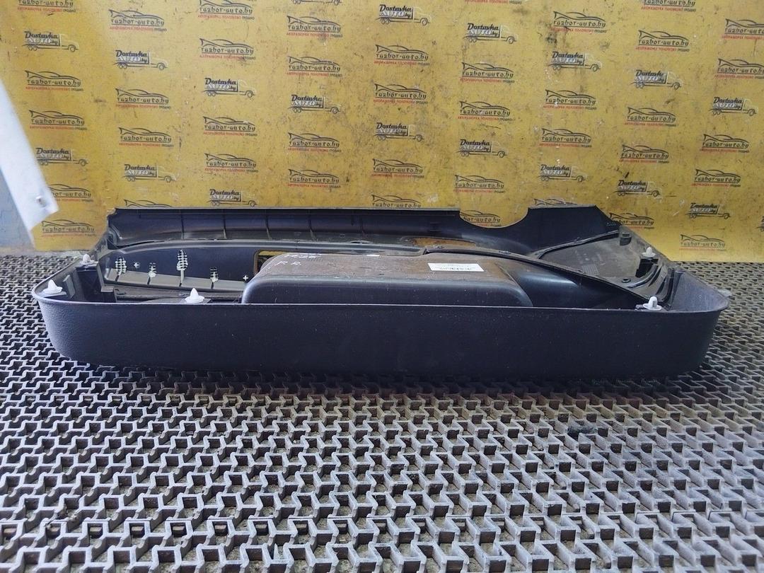 Обшивка двери передней правой (дверная карта) RF9V7U Peugeot 307 undefined