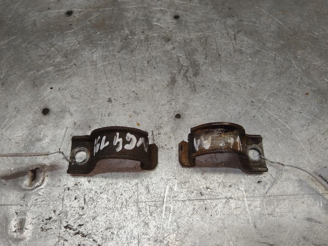 Крепление втулки стабилизатора ID06XU Volkswagen Golf