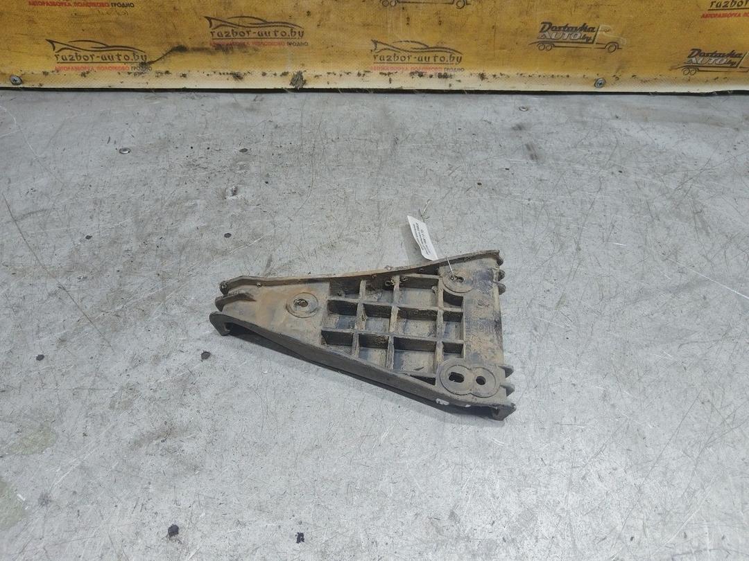 Кронштейн крепления бампера переднего 3I58U9 Audi A4