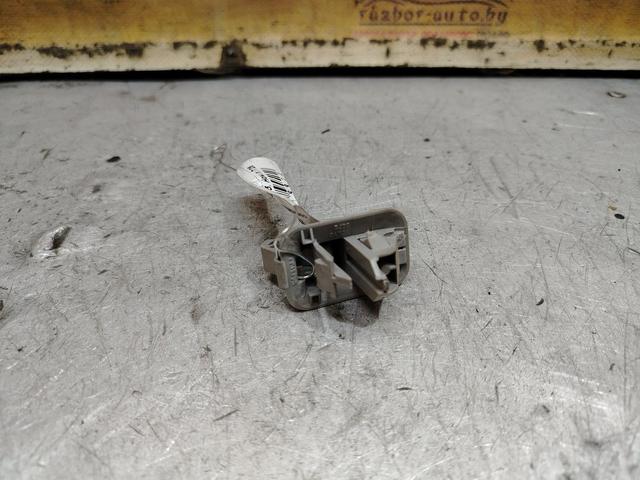 Крепление (крючок) солнцезащитного козырька Z6198K Volvo S60 - Фото 3