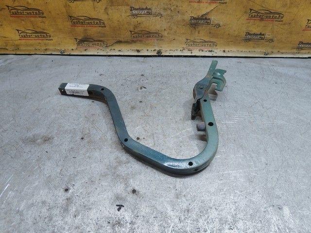 Петля крышки багажника 7D7263 Rover 600 купить в магазине запчастей бу