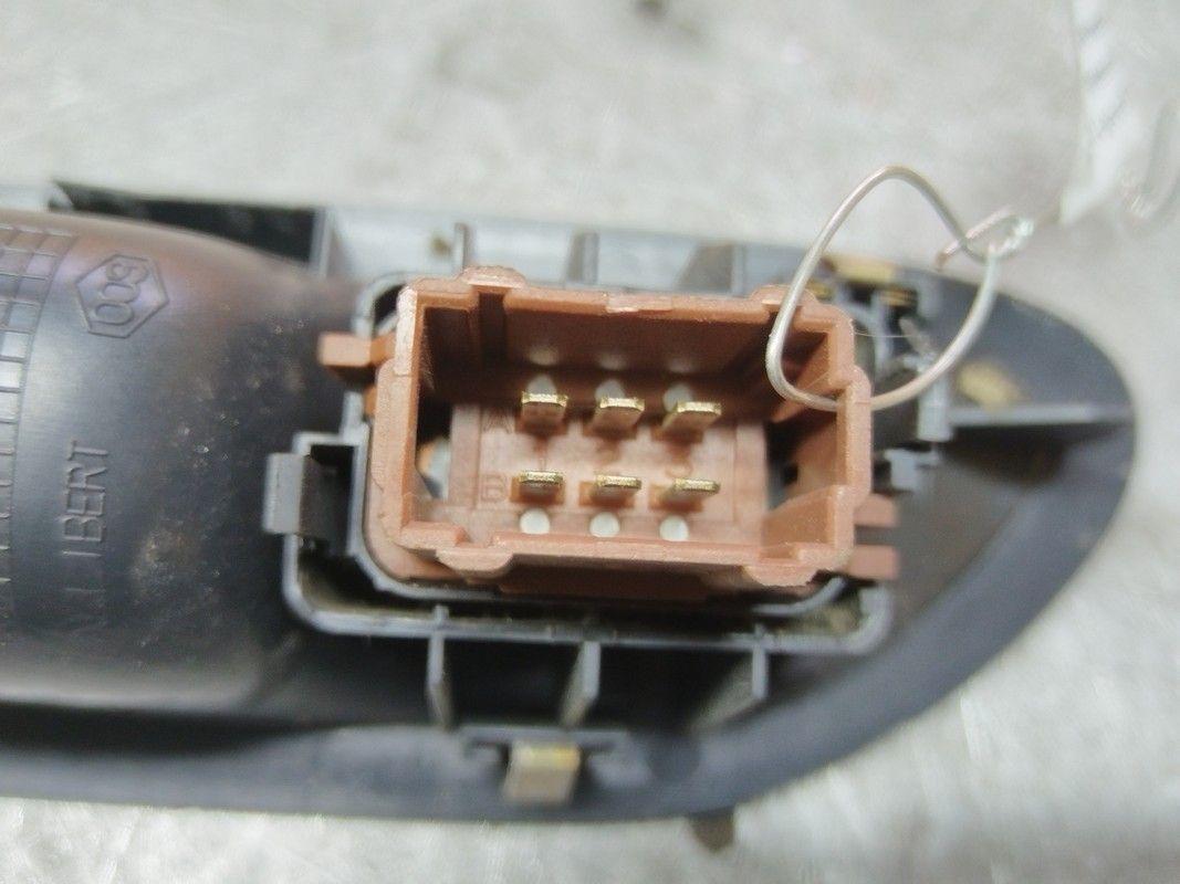 Кнопка стеклоподъемника заднего правого 3IJNPU Renault Laguna - Фото 4