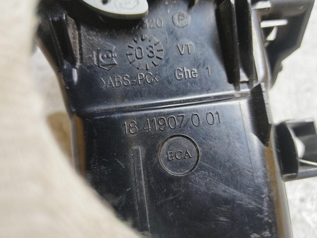 Дефлектор обдува салона F1RWES Volkswagen Passat купить в магазине запчастей бу