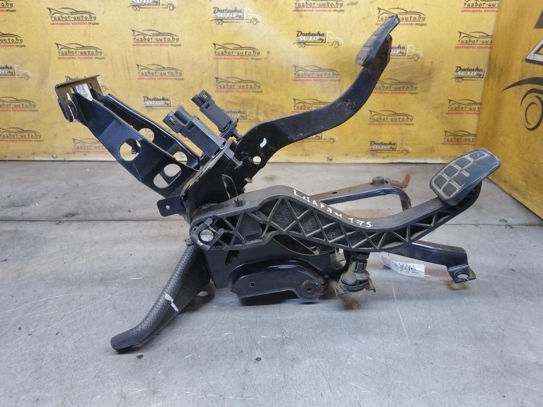 Узел педальный (блок педалей) NQ5J95 Volkswagen Sharan купить