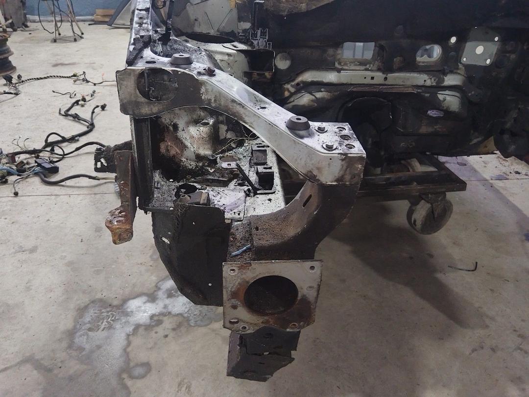 Лонжерон правый 16WW89 Citroen C5 купить с доставкой