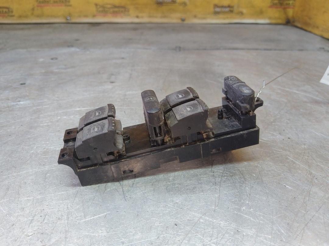 Блок управления стеклоподъемниками EGAL40 Volkswagen Passat - Фото 2